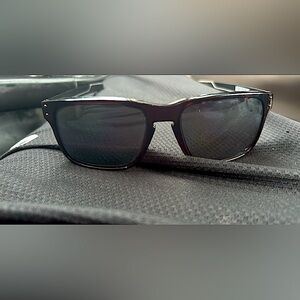 Oakleys Holbrook mix 009384-0657.       57 17 138 are the numbers in pic on side